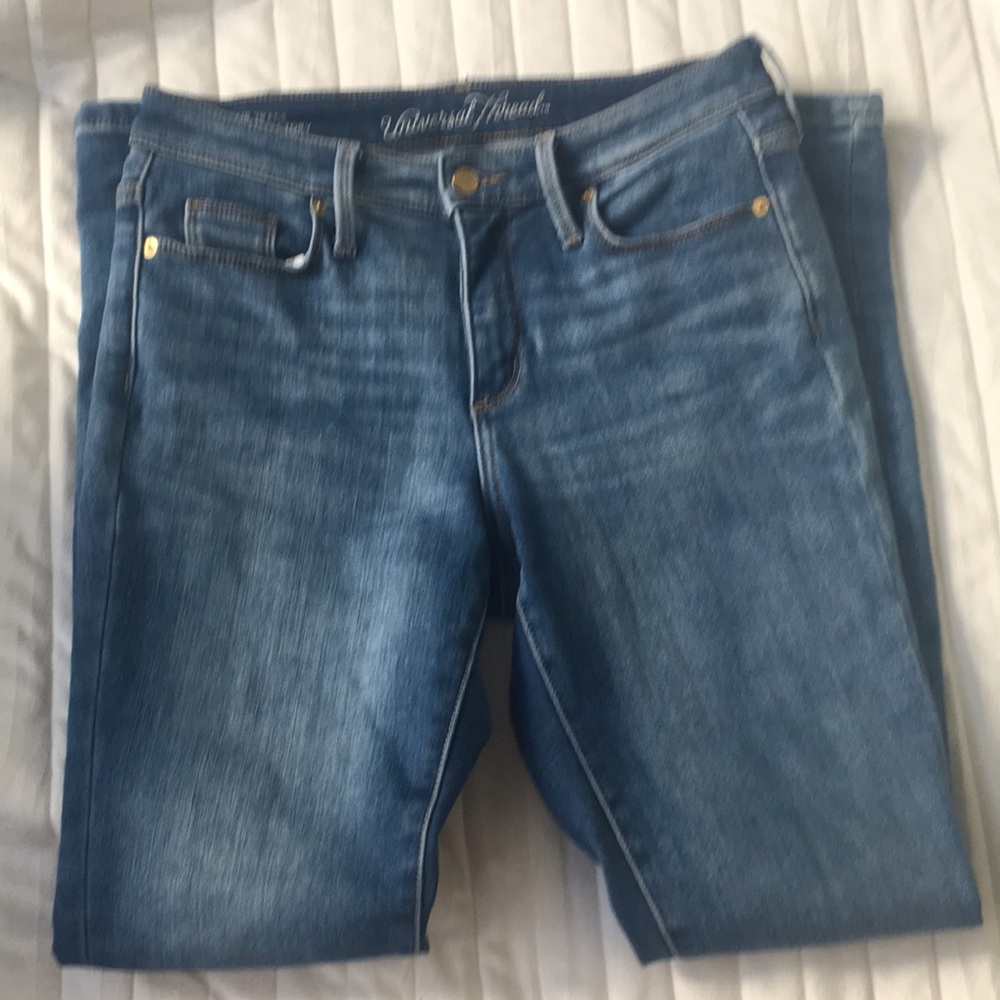 Universal Thread Women’s Skinny Blue Jeans